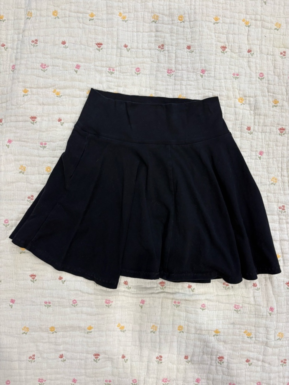 Black Flared Womenโs Skater Skirt Mini Skirt